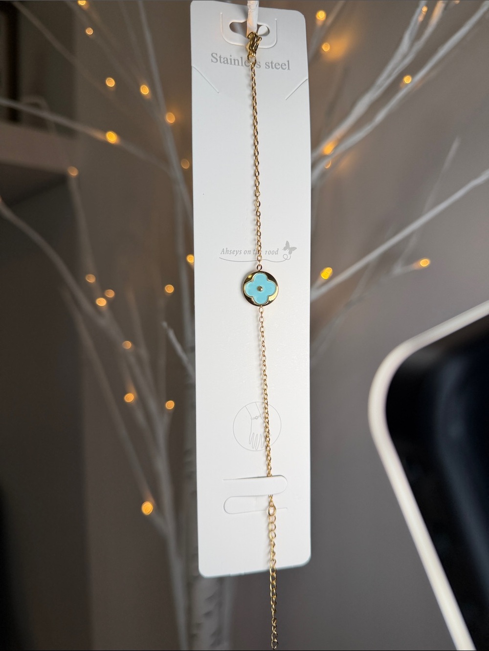 NWT Clover gold tone stainless steel bracelet by always on the road !
